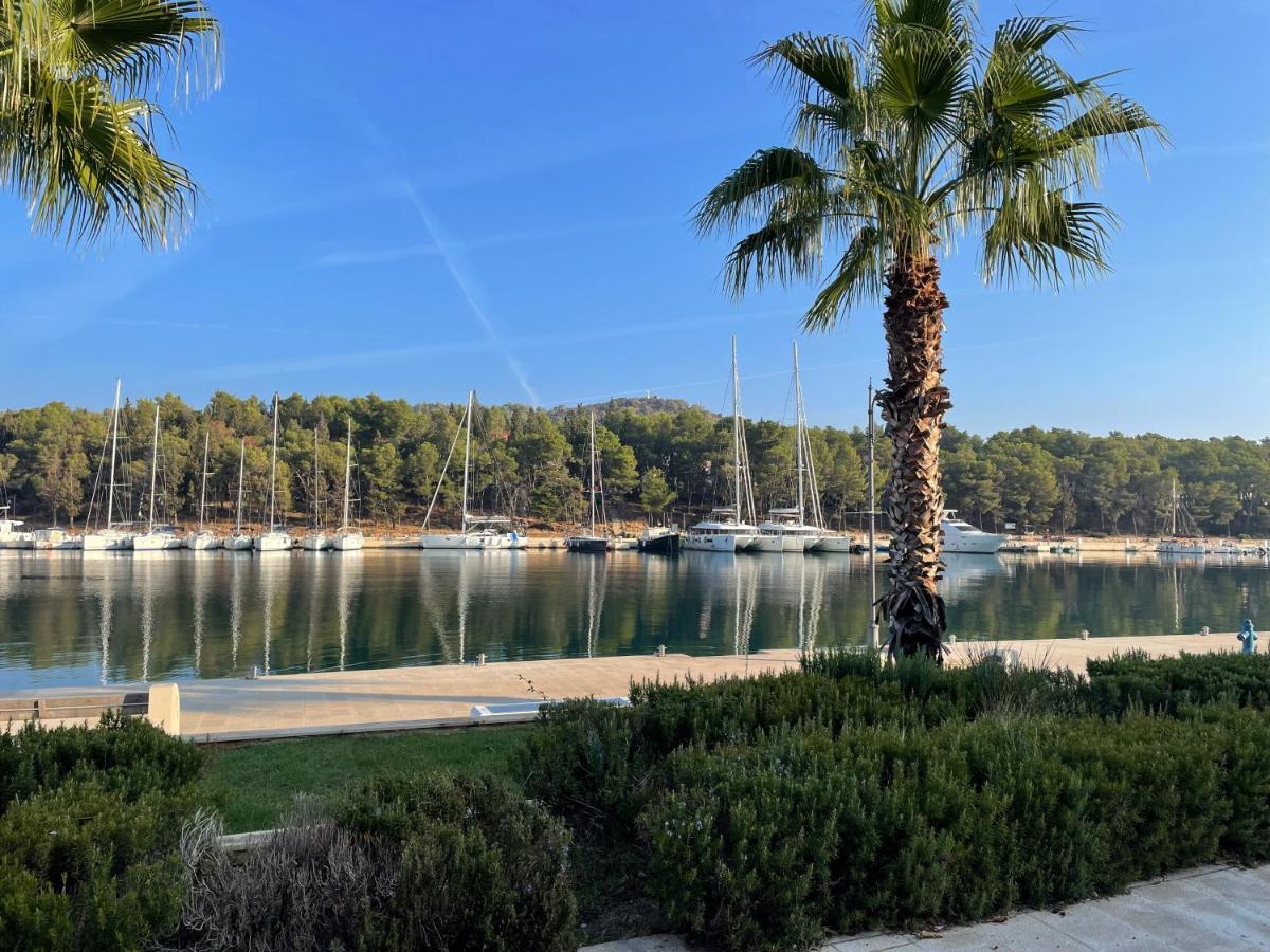 Fredys Apartments Stari Grad  Exterior foto
